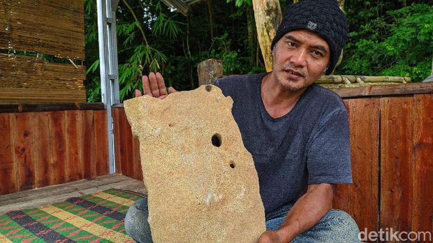 Batu telapak kaki di Ciamis