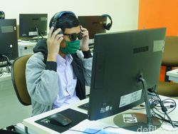 9 Orang Tunanetra Ikuti UTBK di Kampus UPI