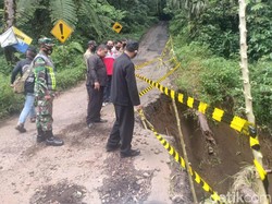Jalur Menuju Ijen Longsor, Pengendara Diimbau Waspada