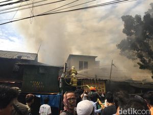 Toko Terbakar di Manggarai Jaksel, Pedagang Klaim Rugi Ratusan Juta