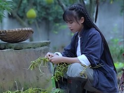 Tampilkan Kehidupan Gadis Desa, YouTuber Cantik Dapat Rp 72 Miliar