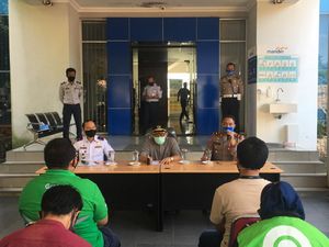 Polisi Akan Pantau Penerapan Protokol Kesehatan Ojol Berpenumpang di Depok Polisi Akan Pantau Penerapan Protokol Kesehatan Ojol Berpenumpang di Depok