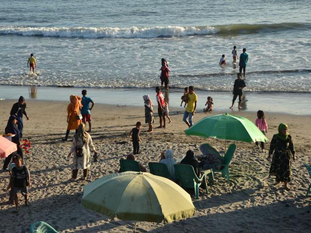 New Normal, Begini Potret Pantai Gandoriah di Pariaman New Normal, Begini Potret Pantai Gandoriah di Pariaman
