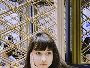 Pose Kulineran Si Imut Sandrinna Michelle Pemain Dari Jendela SMP Pose Kulineran Si Imut Sandrinna Michelle Pemain Dari Jendela SMP