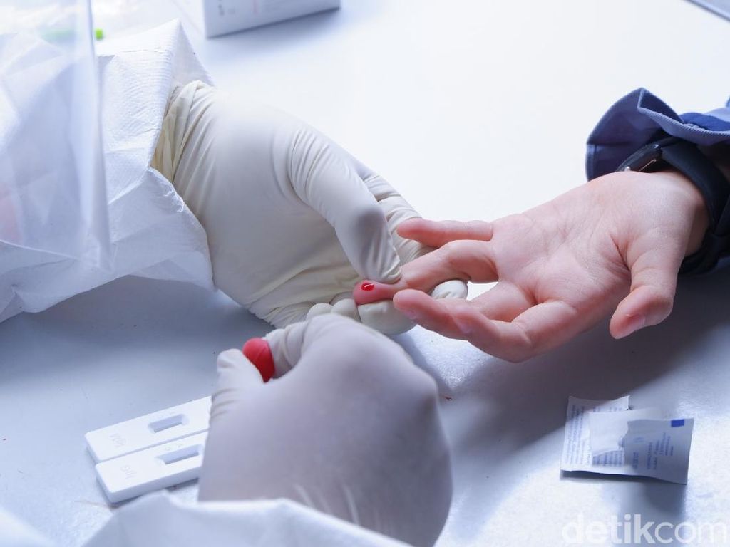 Ratusan Peserta UTBK-SBMPTN Rapid Test di UPI, Satu Orang Reaktif Ratusan Peserta UTBK-SBMPTN Rapid Test di UPI, Satu Orang Reaktif