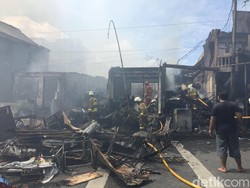 Kebakaran di Manggarai Jaksel, 40 Toko Ludes Terbakar