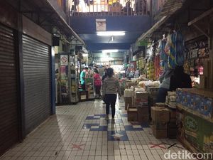 Kantong Plastik Dilarang, Pedagang Pasar Mampang Sulit Cari Pengganti Kantong Plastik Dilarang, Pedagang Pasar Mampang Sulit Cari Pengganti