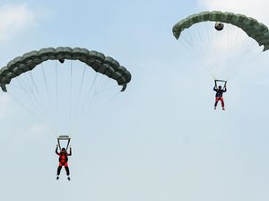 Kenapa Tidak Ada Parasut di Pesawat Komersial? Ini Jawabannya Kenapa Tidak Ada Parasut di Pesawat Komersial? Ini Jawabannya
