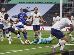 Di babak kedua Everton mulai memberi perlawanan. Ada beberapa serangan yang membahayakan gawang Hugo Lloris, namun tak berbuah gol.