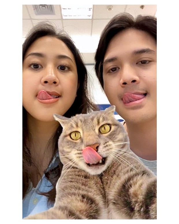 Sherina Munaf dan Baskara Mahendra/instagram.com/baskaramahendra/ Sherina Munaf dan Baskara Mahendra pamer pose gemas ala kucing