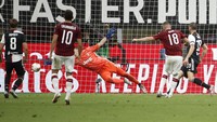 Tertinggal dua gol, Milan berhasil bangkit di sisa waktu.