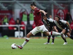 Gol-gol dari Zlatan Ibrahimovic (62), Franck Kessie (66), Rafael Leao (68), dan Ante Rebic (80) memastikan Milan pulang membawa poin penuh.