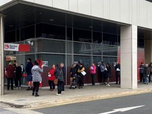 Lockdown di Depan Mata Bikin Warga Melbourne Panik Belanja