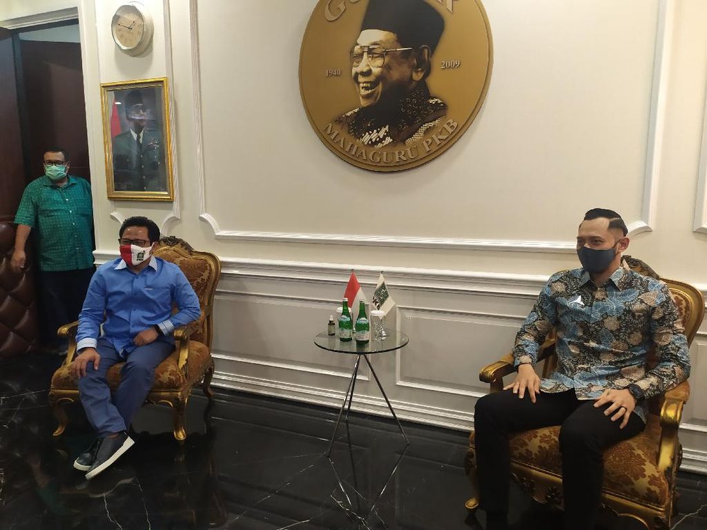 AHY Sambangi Cak Imin, Bahas Apa? AHY Sambangi Cak Imin, Bahas Apa?