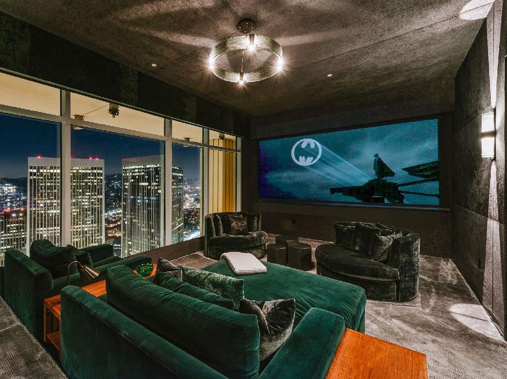 Foto Penthouse Mewah Bintang Friends di Lantai 40, Terinspirasi Gua Batman Foto Penthouse Mewah Bintang Friends di Lantai 40, Terinspirasi Gua Batman