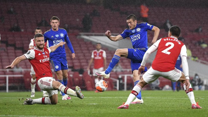 Leicesters Jamie Vardy takes a shot at goal during the English Premier League soccer match between Arsenal and Leicester at Emirates Stadium in London, England, Tuesday, July 7, 2020. (AP Photo/Michael Regan,Pool)