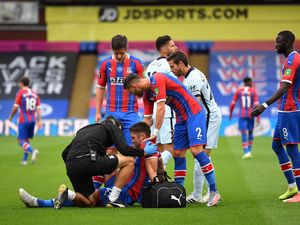 Ambil Keuntungan dari Cedera Gary Cahill, Chelsea Kurang Sportif?