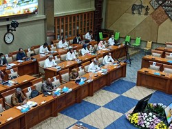 DPR Soroti Beda Angka PHK Versi Pemerintah dan Pengusaha
