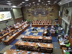 DPR Panggil Menaker Bahas Nasib Pekerja Terimbas Corona
