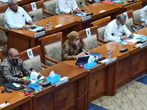 DPR Minta Penjelasan Menaker soal UMP 2021 dan Dampak Resesi