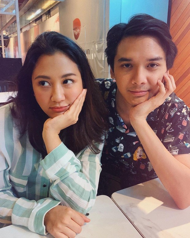 Sherina Munaf dan Baskara Mahendra/instagram.com/sherinasinna/ Sherina Munaf dan Baskara Mahendra selalu kompak saat di foto