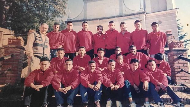 Elie Aiboy di skuad Baretti II Elie Aiboy di skuad Baretti II, cikal bakal skuad Timnas Indonesia yang ditempa selama setahun di Italia. (Dok. Pribadi Elie Aiboy)