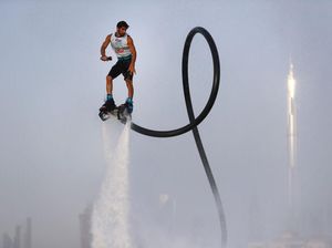 Aksi Memukau Air FlyBoard di Dubai