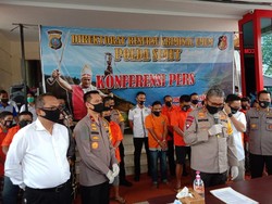 Polisi Tetapkan 20 Tersangka Demo Berujung Ricuh di Madina