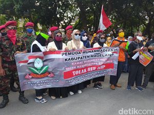 Geruduk DPRD Kabupaten Magelang, Massa Demo Tolak RUU HIP Disahkan