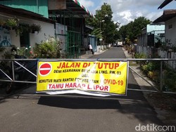 Nakes Positif Corona Tulari Tiga Orang, Kawasan di Blitar Ditutup Total