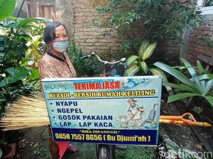 Perjuangan Nek Djumiah, Keliling Tawarkan Jasa Bebersih Rumah di Kudus