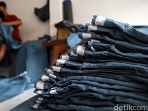 Melihat Konveksi Seragam Sekolah yang Kembali Bergeliat Melihat Konveksi Seragam Sekolah yang Kembali Bergeliat
