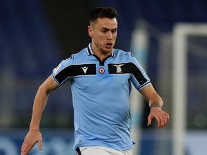 Profil Patric, Bek Lazio Jebolan Barcelona yang Nekat Gigit Lawan