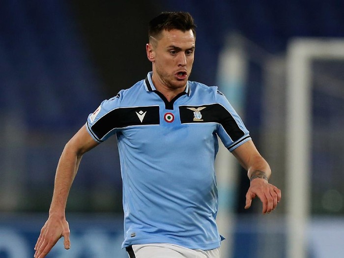 ROME, ITALY - JANUARY 14:  Patric of SS Lazio in action during the Coppa Italia match between SS Lazio and US Cremonese at Olimpico Stadium on January 14, 2020 in Rome, Italy.  (Photo by Paolo Bruno/Getty Images)