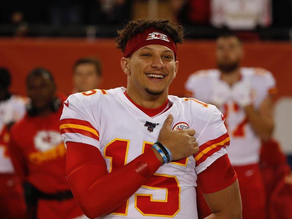 Ronaldo dan Messi Kalah Besar dari Patrick Mahomes, dalam Hal Apa? Ronaldo dan Messi Kalah Besar dari Patrick Mahomes, dalam Hal Apa?