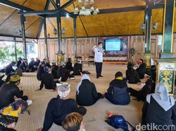 Pemandu Wisata Banyuwangi Diberi Pelatihan Protokol Kesehatan