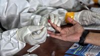 PNS Pemkot Jakut Ikuti Rapid Test