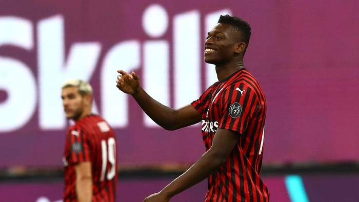 MILAN, ITALY - JULY 07:  Rafael Leao of AC Milan celebrates his goal during the Serie A match between AC Milan and Juventus at Stadio Giuseppe Meazza on July 7, 2020 in Milan, Italy.  (Photo by Marco Luzzani/Getty Images)