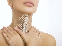 10 Cara Mengatasi Keselek Duri Ikan, Adakah Obatnya?