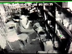 Terekam CCTV! Aksi Pencurian di Rembang, Pelaku Bawa Linggis