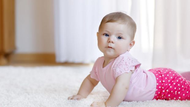 Tahap Perkembangan Bayi 0-12 Bulan, Bunda Perlu Tahu