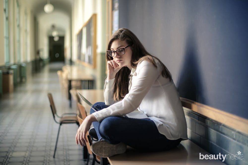 Setiap orang memiliki karakter yang bermacam-macam jenis, dengan belajar memahaminya kita tidak akan mudah untuk tersinggung.