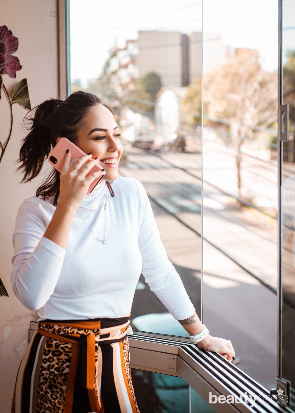 Untuk mengatasi Zoom fatigue, ahli menyarankan agar mematikan kamera dan menyeimbangkan lewat panggilan telepon atau suara.