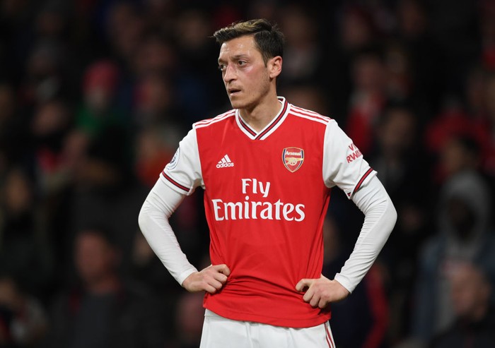 Mesut Oezil LONDON, ENGLAND - NOVEMBER 23: Mesut Ozil of Arsenal during the Premier League match between Arsenal FC and Southampton FC at Emirates Stadium on November 23, 2019 in London, United Kingdom. (Photo by Shaun Botterill/Getty Images)