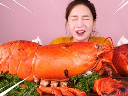 Langsung Kenyang! Mukbang Lobster Raksasa Seberat 7,5 Kilogram