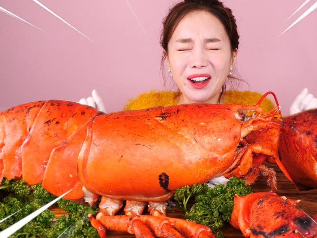 Langsung Kenyang! Mukbang Lobster Raksasa Seberat 7,5 Kilogram Langsung Kenyang! Mukbang Lobster Raksasa Seberat 7,5 Kilogram