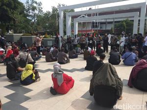 Tuntut Penerbitan Izin Pentas, Pekerja Seni Pati Gelar Doa Bersama