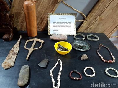 Polisi Amankan Bekal Kubur Orang Kalang yang Dibongkar di Blora