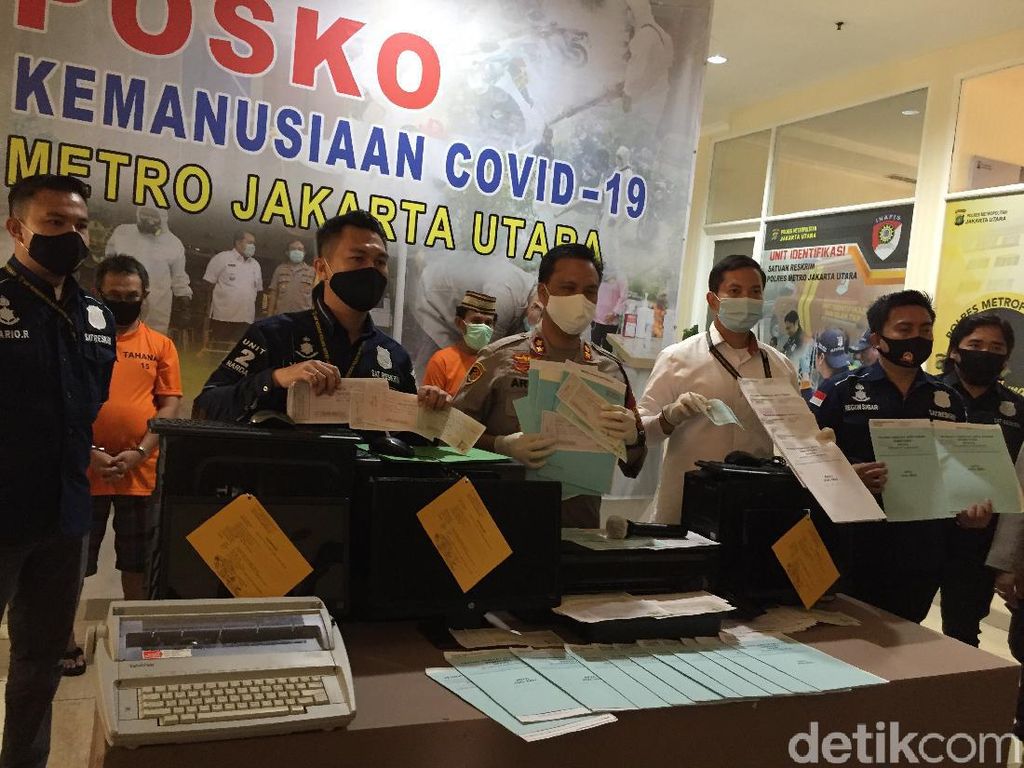 Tersangka Pemalsu 22 Akta Tanah di Tangerang Sudah 3 Periode Jadi Kades Tersangka Pemalsu 22 Akta Tanah di Tangerang Sudah 3 Periode Jadi Kades
