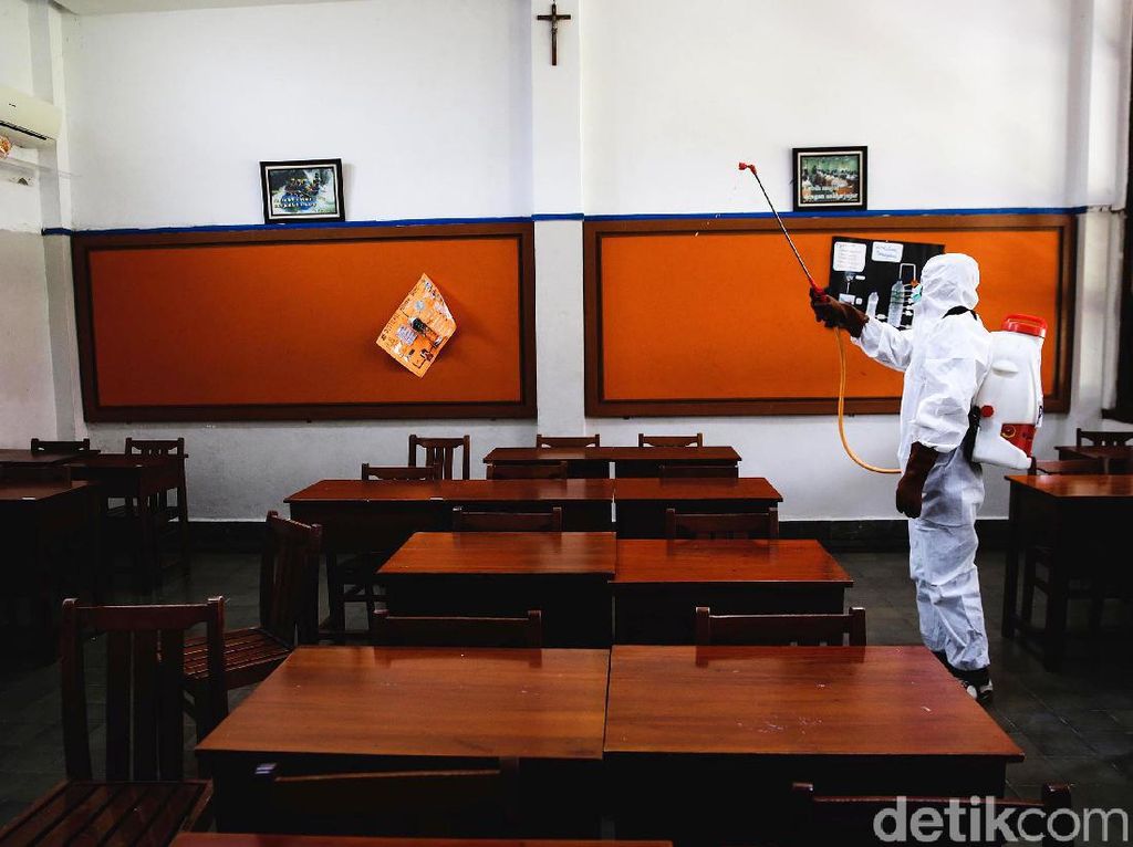 Aturan PPKM Mikro untuk Kegiatan Sekolah sampai Ibadah, Stay Safe! Aturan PPKM Mikro untuk Kegiatan Sekolah sampai Ibadah, Stay Safe!